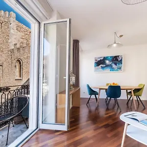 castalia-apartments-duomo-taormina.taorminaitalyhotels.com/